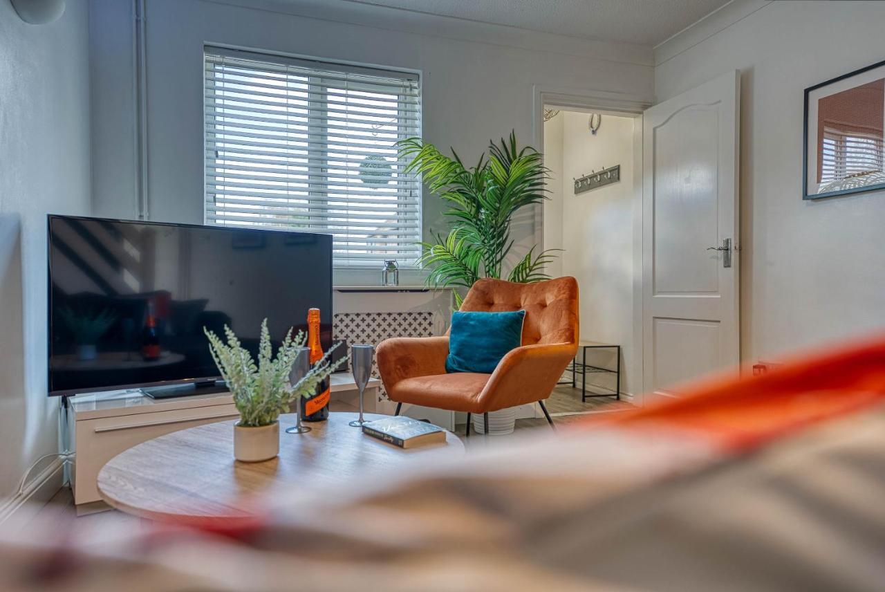 Capri 13 Sa - Contemporary 2 Bedroom House In Loughborough With Free Parking, Close To Loughborough University & M1 Motorway Extérieur photo