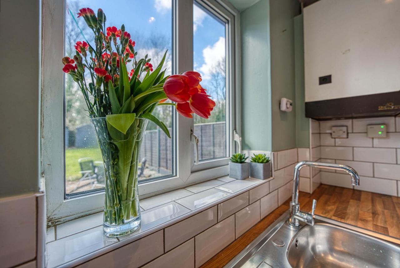 Capri 13 Sa - Contemporary 2 Bedroom House In Loughborough With Free Parking, Close To Loughborough University & M1 Motorway Extérieur photo